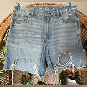 AE Boyfriend Shorts size 8